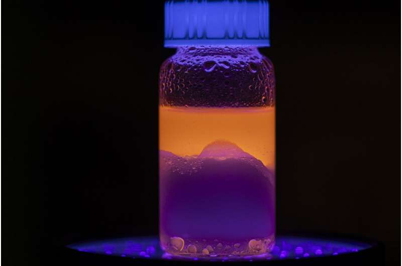 Mizzou scientists achieve more than 98% efficiency removing nanoplastics from water